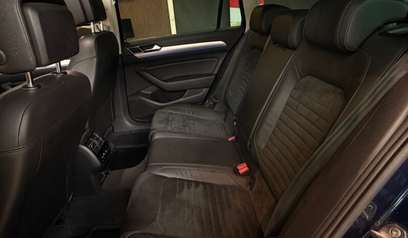 
								Volkswagen Passat GTE Highline full									