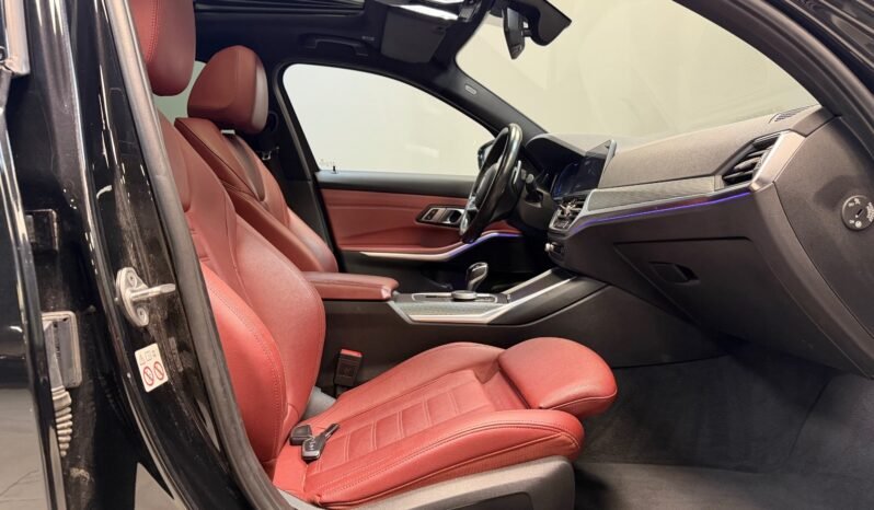 
								BMW 330e xDrive M-Sport full									