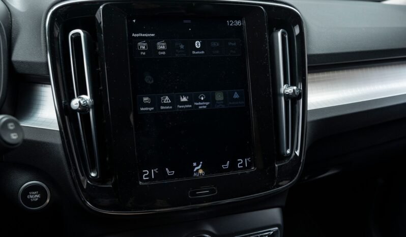 
								Volvo XC40 T5 Twin Engine Momentum full									