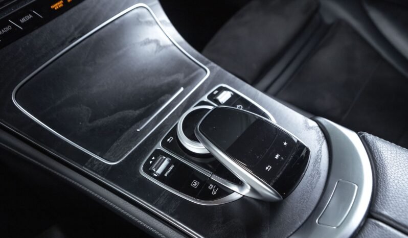 
								Mercedes-Benz GLC 350 e Plug-in Hybrid AMG full									