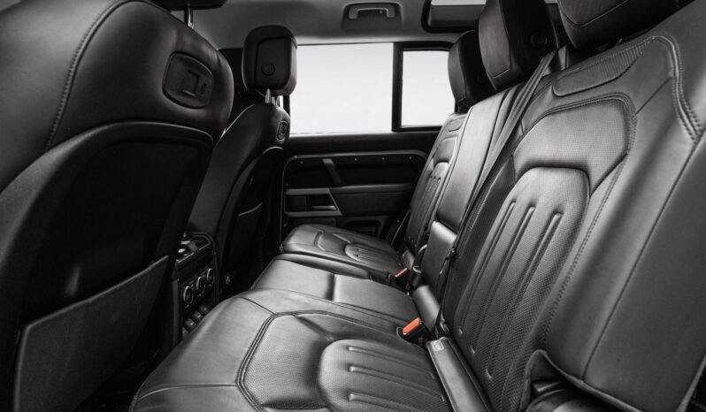 
								Land Rover Defender 110 D240 – Première Édition full									