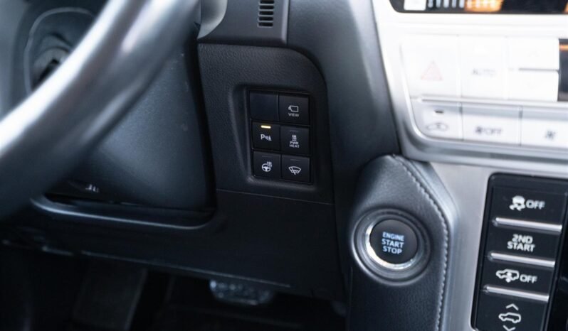 
								Toyota Land Cruiser 2.8 D-4D GX full									