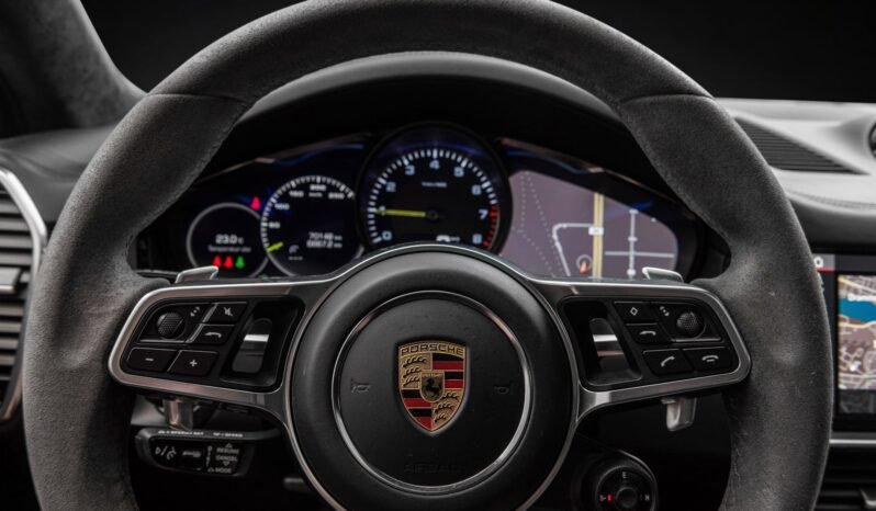 
								Porsche Cayenne Coupé E-Hybrid SportDesign full									