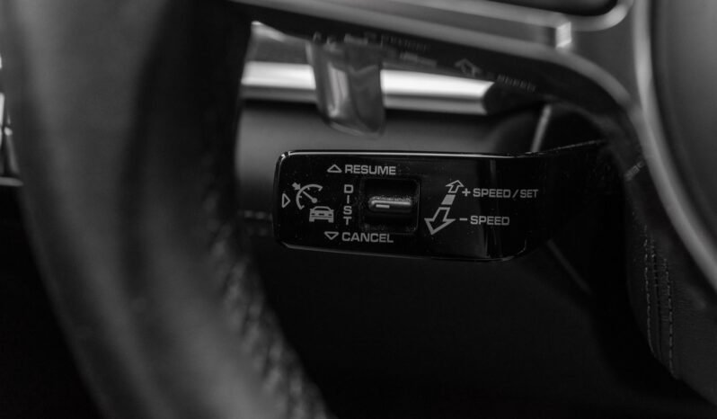 
								Porsche Panamera E-Hybrid SportDesign full									