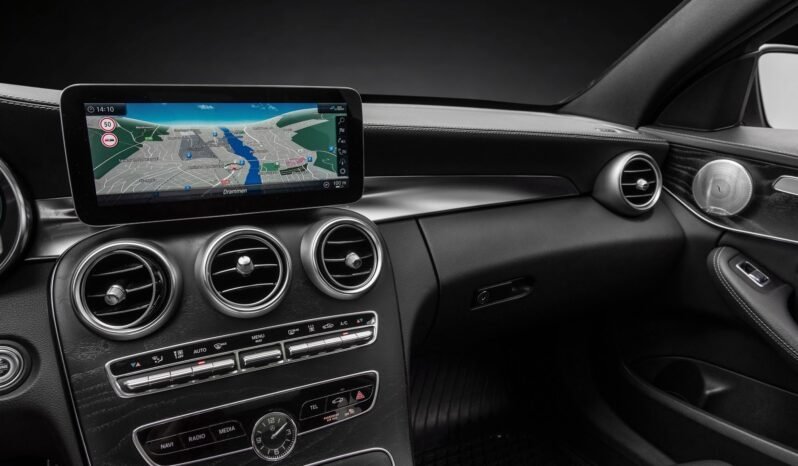 
								Mercedes-Benz C300 de 2x AMG full									