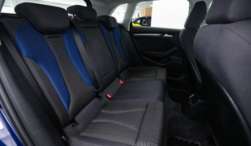 
								Audi A3 Sportback e-tron full									