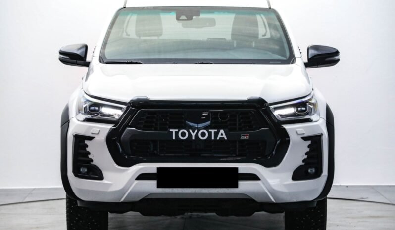 
								Toyota HiLux 2.8 D-4D 204 ch D-Cab 4WD GR Sport full									