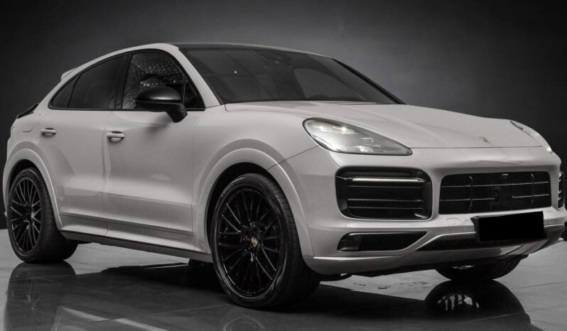 
								Porsche Cayenne Coupé E-Hybrid SportDesign full									