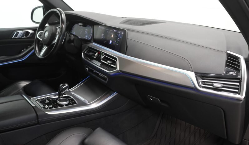 
								BMW X5 xDrive45e M Sport full									
