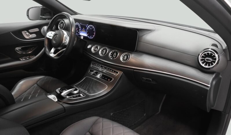
								Mercedes-Benz E 300 AMG full									