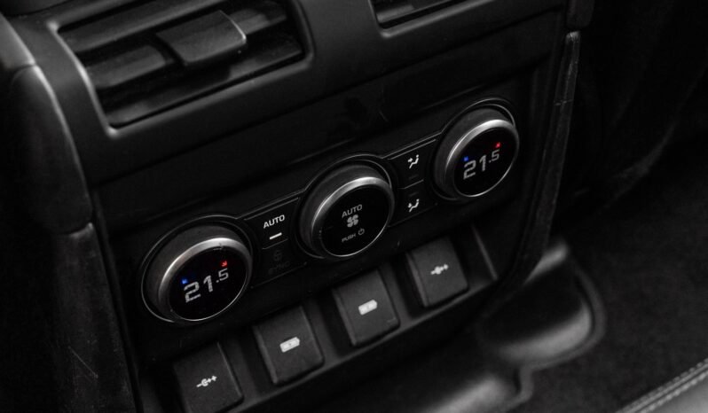 
								Land Rover Defender 110 D240 – Première Édition full									
