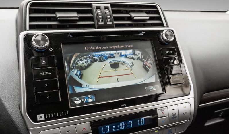 
								Toyota Land Cruiser 150 VX – 177 ch full									