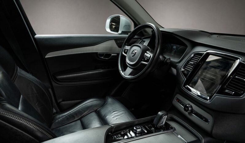 
								Volvo XC90 T8 AWD Inscription full									
