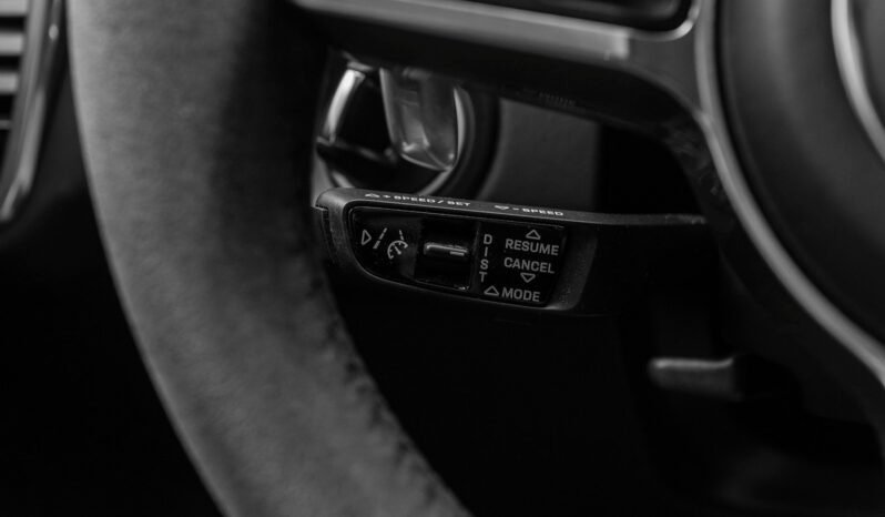 
								Porsche Cayenne Coupé E-Hybrid SportDesign full									