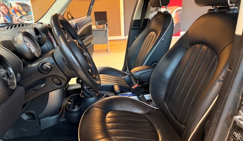 
								MINI Countryman Cooper ALL4 full									