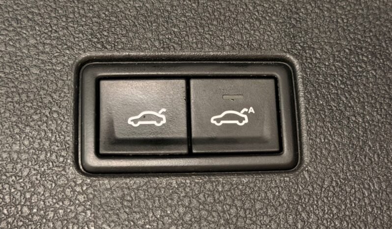 
								Volkswagen Passat GTE Highline full									
