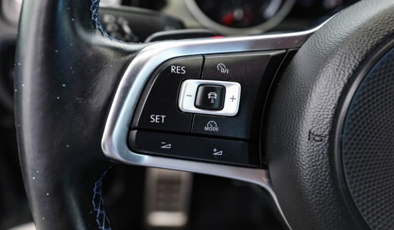 
								Volkswagen Golf VII GTE Facelift full									