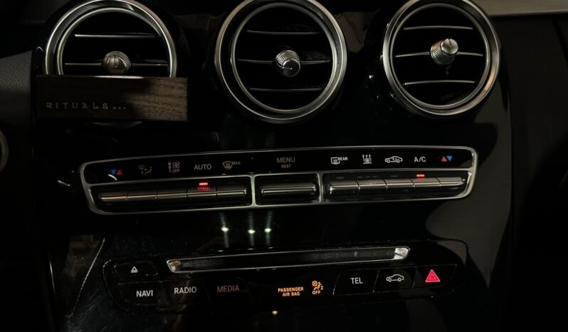 
								Mercedes-Benz C 350 e full									