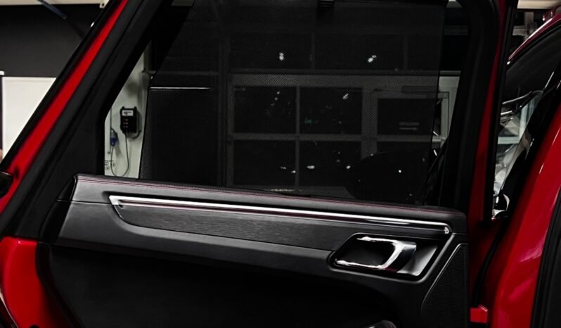 
								Porsche Macan GTS full									