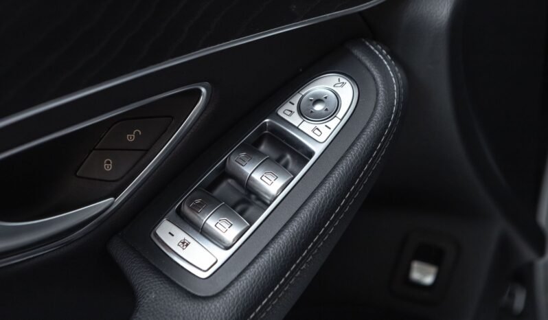 
								Mercedes-Benz GLC 350 e Plug-in Hybrid AMG full									