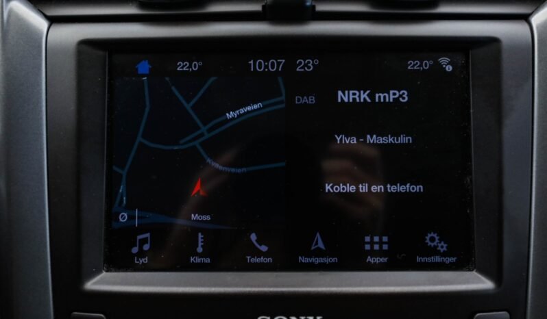 
								Ford Mondeo Hybrid full									