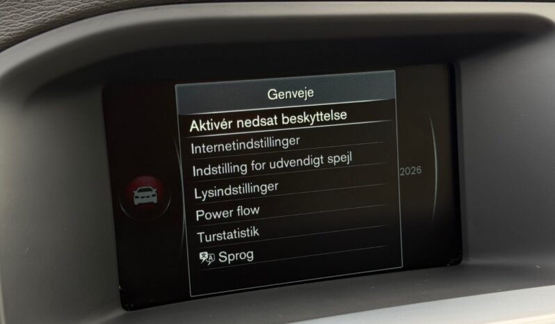 
								Volvo V60 D5 Twin Engine AWD Momentum full									