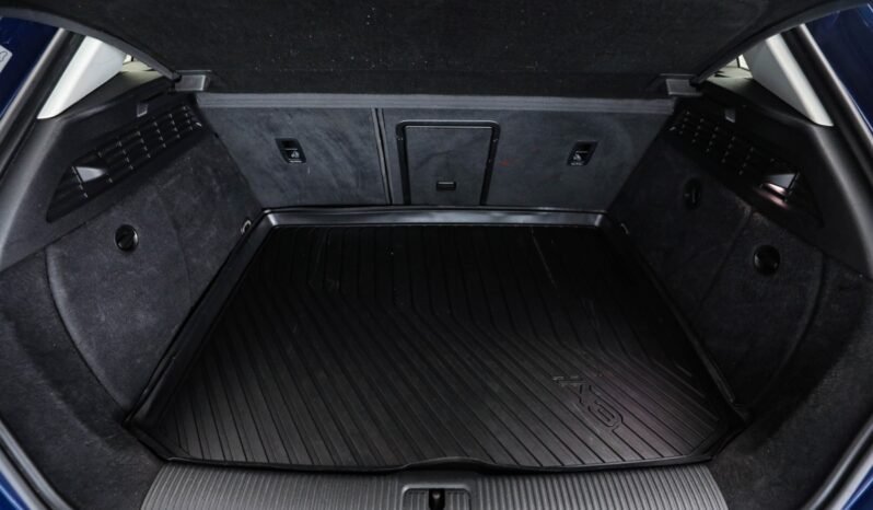
								Audi A3 Sportback e-tron full									