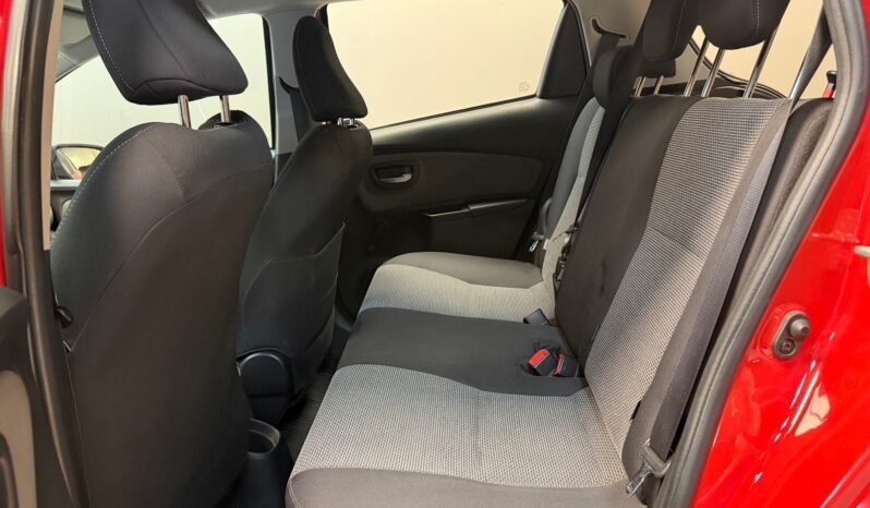 
								Toyota Yaris Hybrid full									