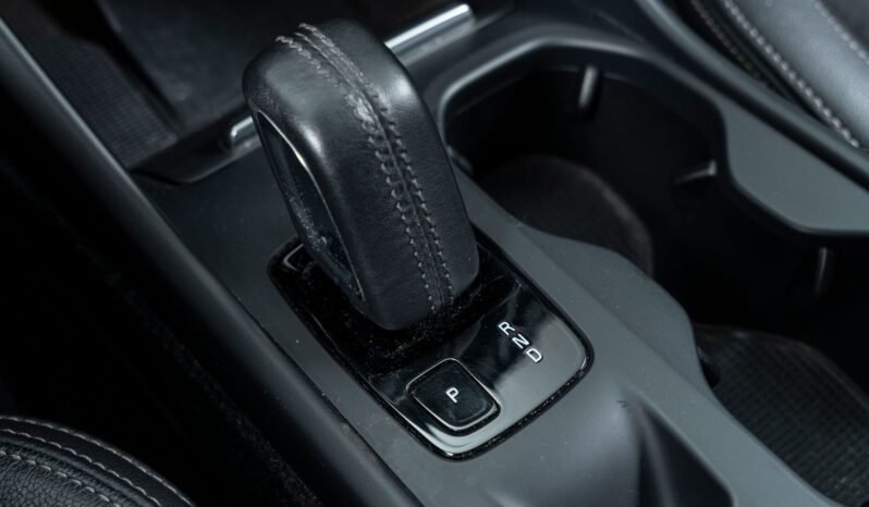 
								Volvo XC40 T5 Twin Engine Momentum full									