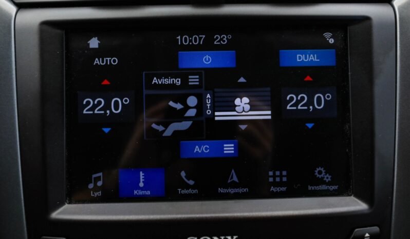 
								Ford Mondeo Hybrid full									