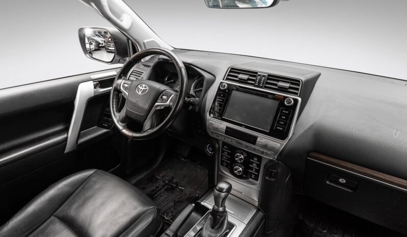 
								Toyota Land Cruiser 150 VX – 177 ch full									