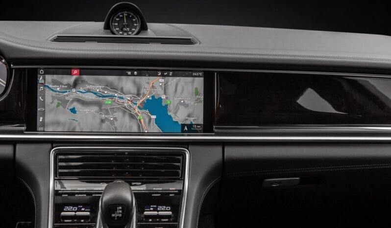 
								Porsche Panamera E-Hybrid SportDesign full									