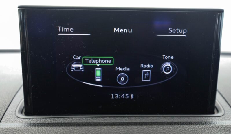 
								Audi A3 Sportback e-tron full									