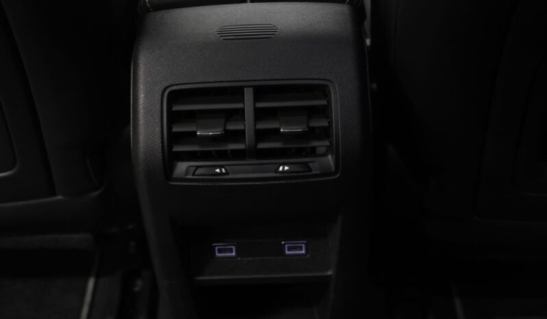 
								Peugeot 408 GT Plug-in Hybrid full									