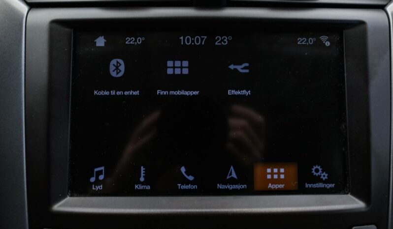 
								Ford Mondeo Hybrid full									