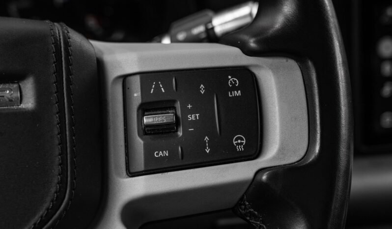 
								Land Rover Defender 110 D240 – Première Édition full									