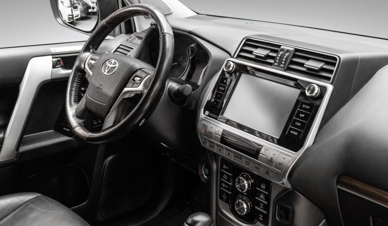 
								Toyota Land Cruiser 150 VX – 177 ch full									