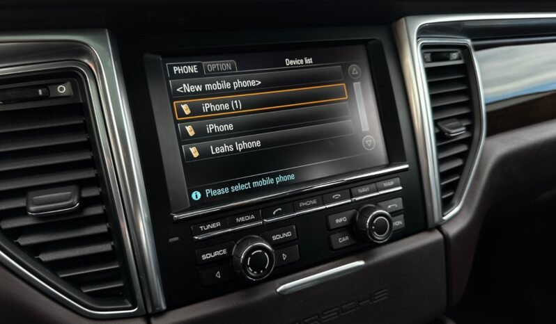 
								Porsche Macan Turbo full									
