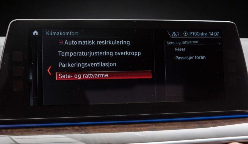 
								BMW 530d xDrive Luxury Line full									