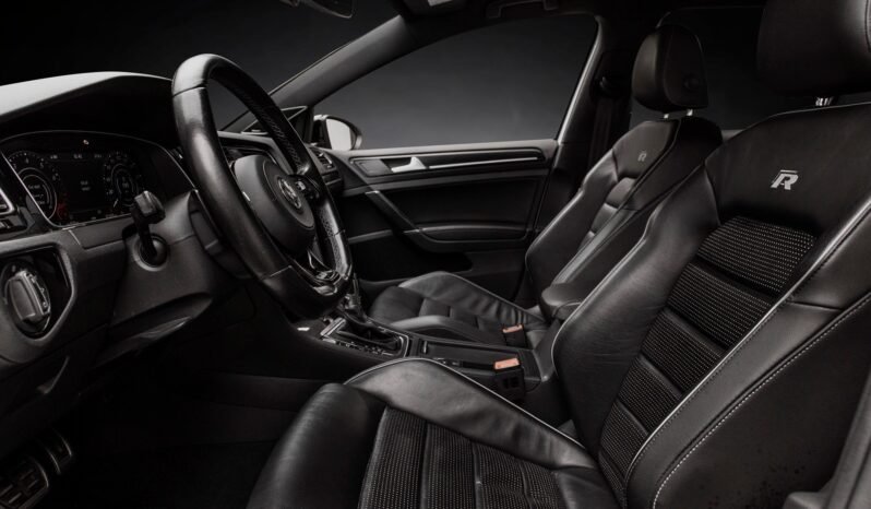 
								Volkswagen Golf VII Facelift R full									