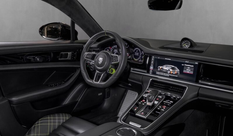 
								Porsche Panamera Turbo S Techart Grand GT full									