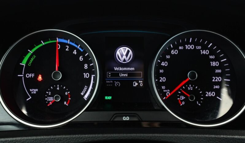 
								Volkswagen Golf VII GTE Facelift full									