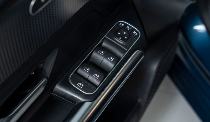 
								Mercedes-Benz B 250 e Plug-in Hybrid full									