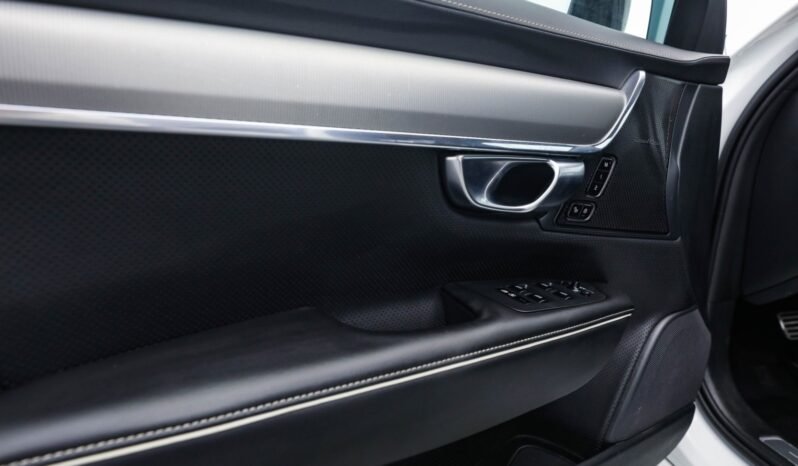 
								Volvo V90 T6 AWD R-Design full									