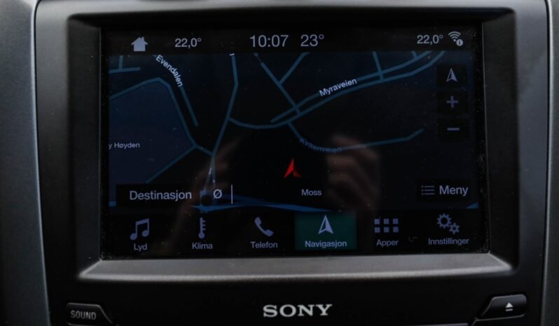 
								Ford Mondeo Hybrid full									