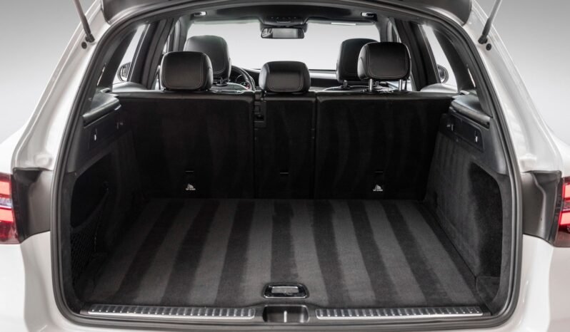 
								Mercedes-Benz GLC 220d 4MATIC – AMG full									