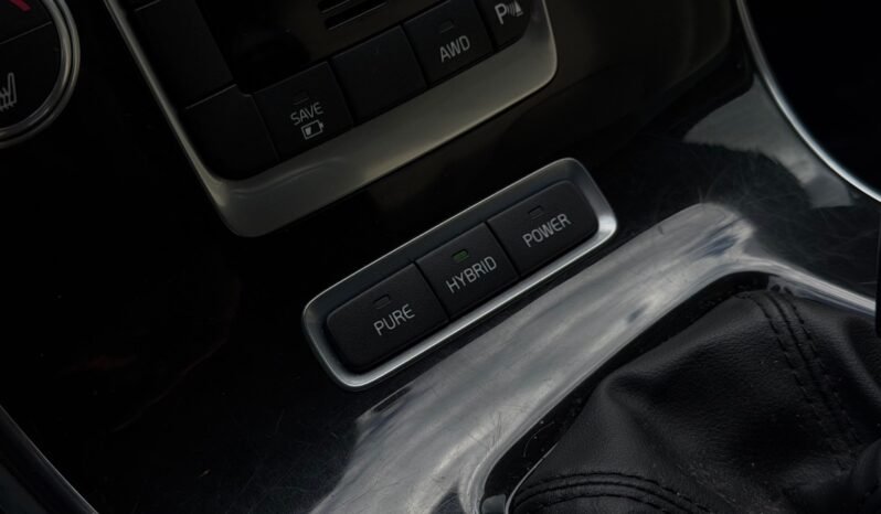 
								Volvo V60 D5 Twin Engine AWD Momentum full									