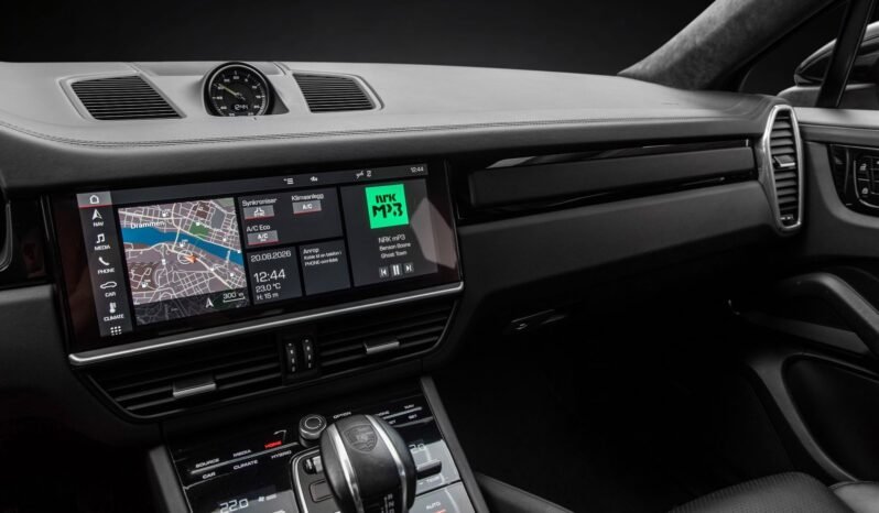 
								Porsche Cayenne Coupé E-Hybrid SportDesign full									