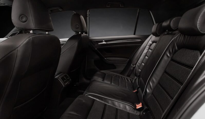 
								Volkswagen Golf VII Facelift R full									