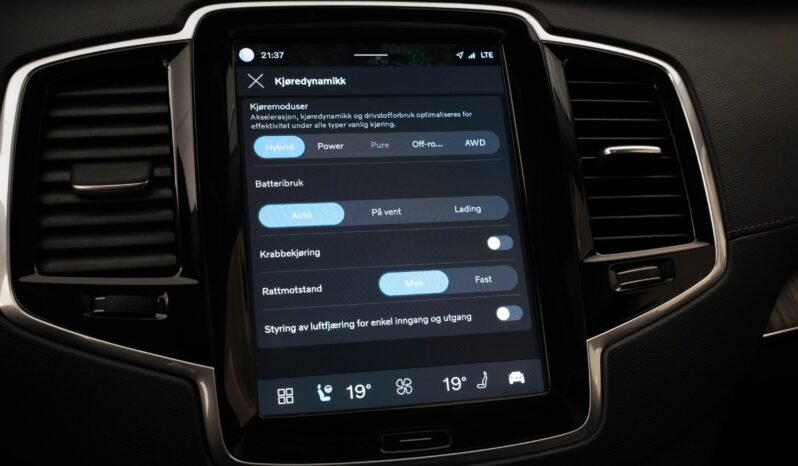 
								Volvo XC90 T8 Ultimate Dark Edition full									